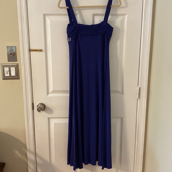 Royal Blue evening gown size 6 - Picture 4 of 5